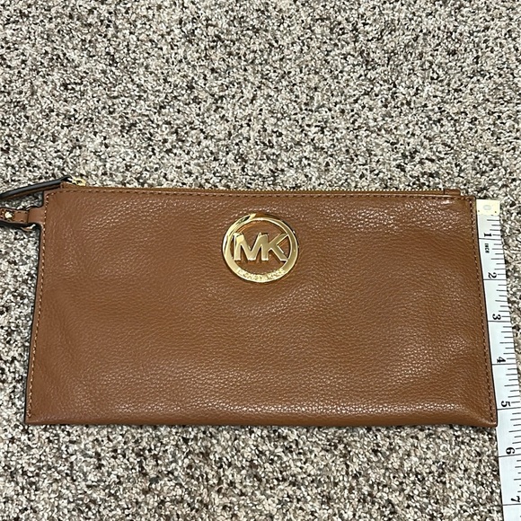 Michael Kors Fulton Pebbled Brown Leather Large Wristlet Clutch - Picture 11 of 13